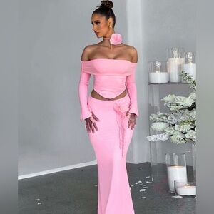 TOP ONLY! Women’s off the shoulder elegant pink ruffle top